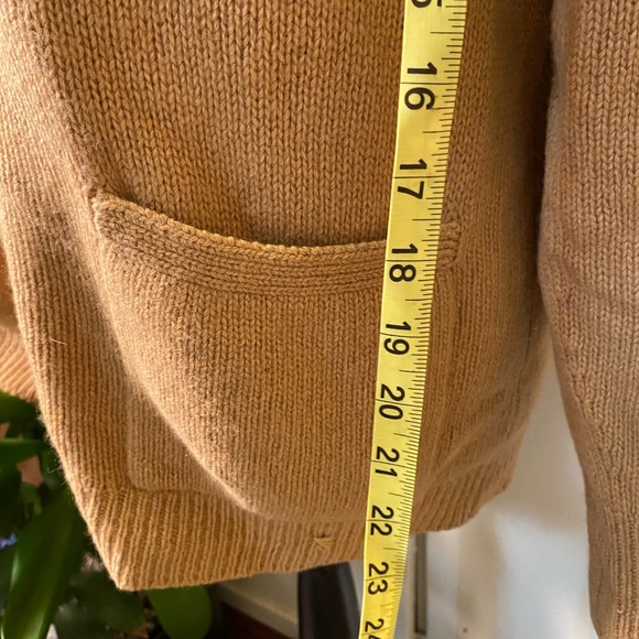 Gorgeous Vintage Camel Wool Cardigan - Picture 9 of 9